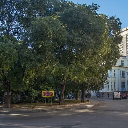 Top Location Koloni * וארנה