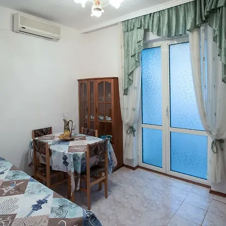 דירה Top Location Koloni *
