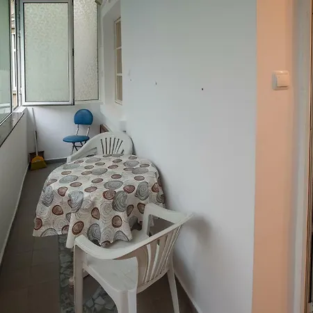 Top Location Koloni דירה *